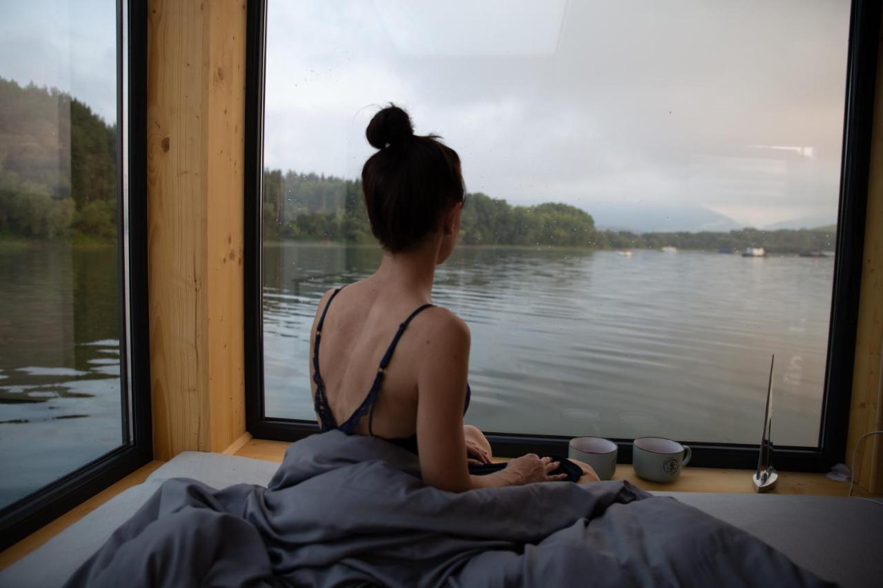 Aquachill Houseboat & Wellness Hotel Liptovsky Trnovec Exterior photo