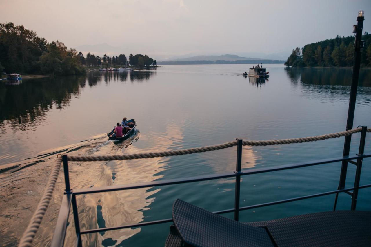 Aquachill Houseboat & Wellness Hotel Liptovsky Trnovec Exterior photo